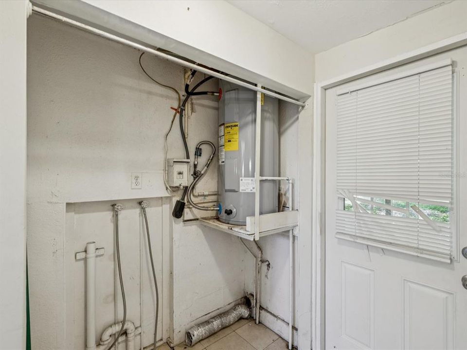 For Sale: $159,750 (2 beds, 1 baths, 1248 Square Feet)