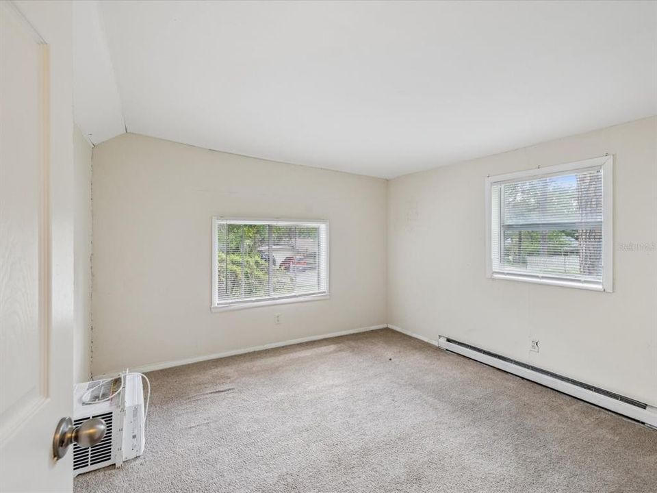 For Sale: $159,750 (2 beds, 1 baths, 1248 Square Feet)