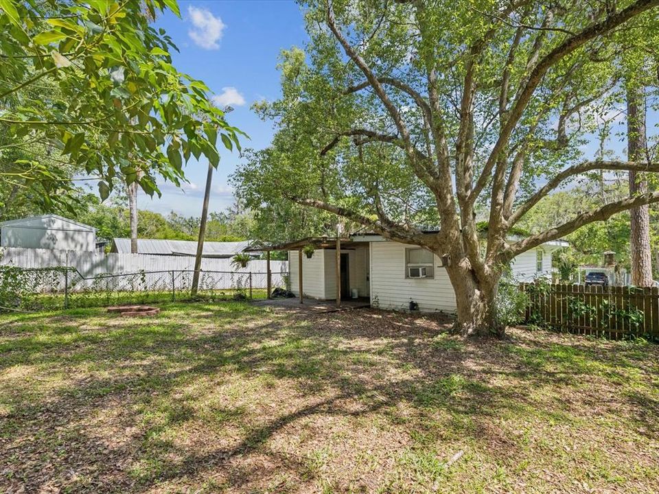 For Sale: $159,750 (2 beds, 1 baths, 1248 Square Feet)