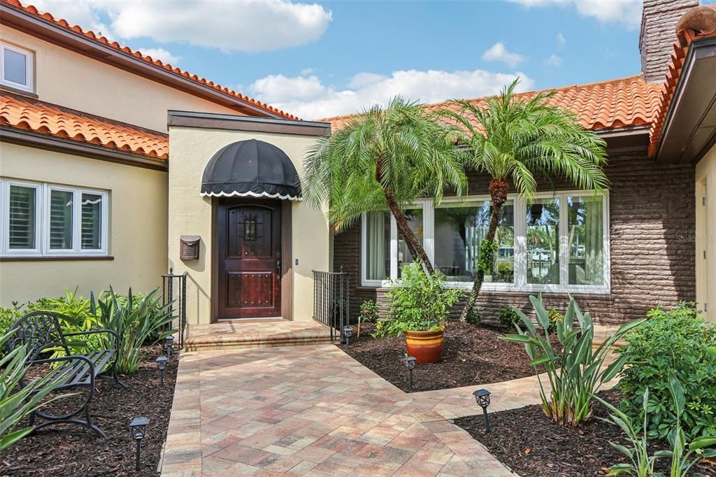 Active With Contract: $1,995,000 (4 beds, 4 baths, 4141 Square Feet)