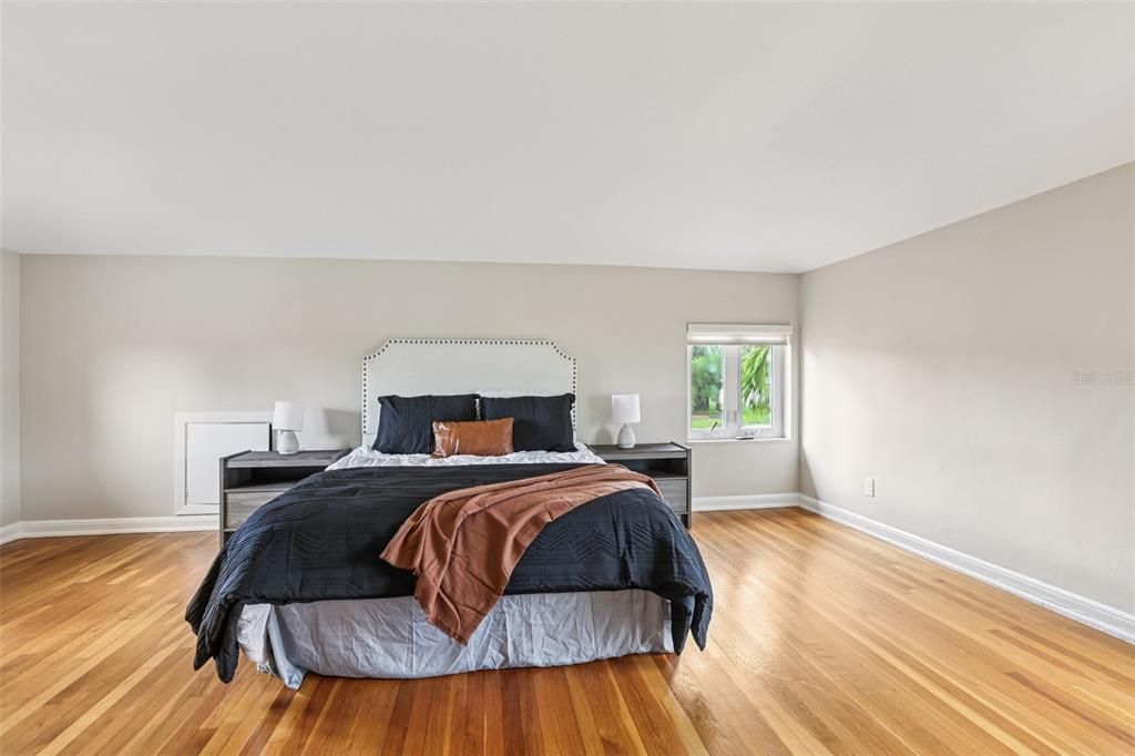 Active With Contract: $1,995,000 (4 beds, 4 baths, 4141 Square Feet)