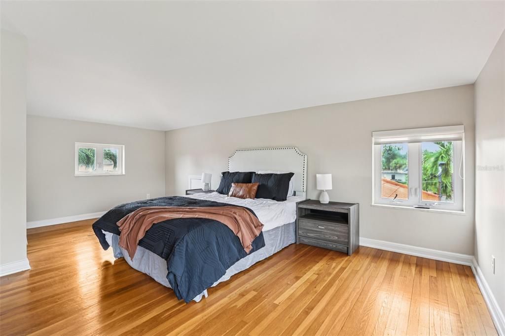 Active With Contract: $1,995,000 (4 beds, 4 baths, 4141 Square Feet)