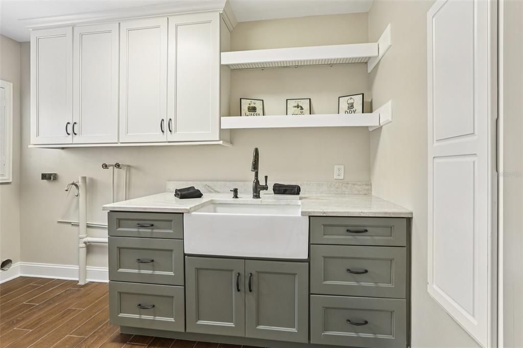 Active With Contract: $1,995,000 (4 beds, 4 baths, 4141 Square Feet)