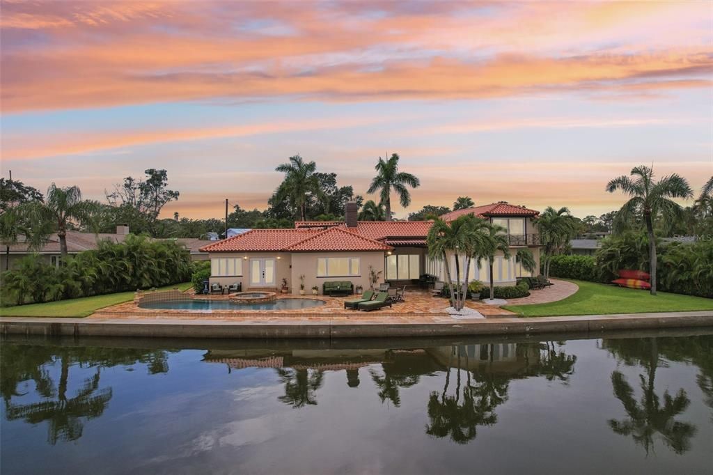 Active With Contract: $1,995,000 (4 beds, 4 baths, 4141 Square Feet)