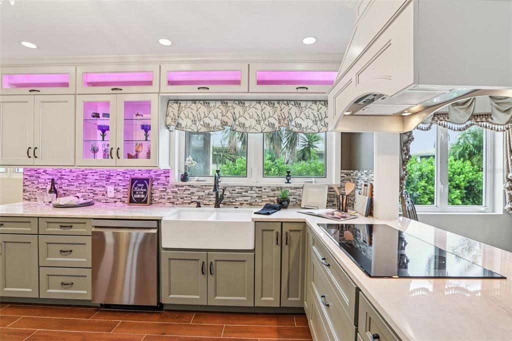 Active With Contract: $1,995,000 (4 beds, 4 baths, 4141 Square Feet)