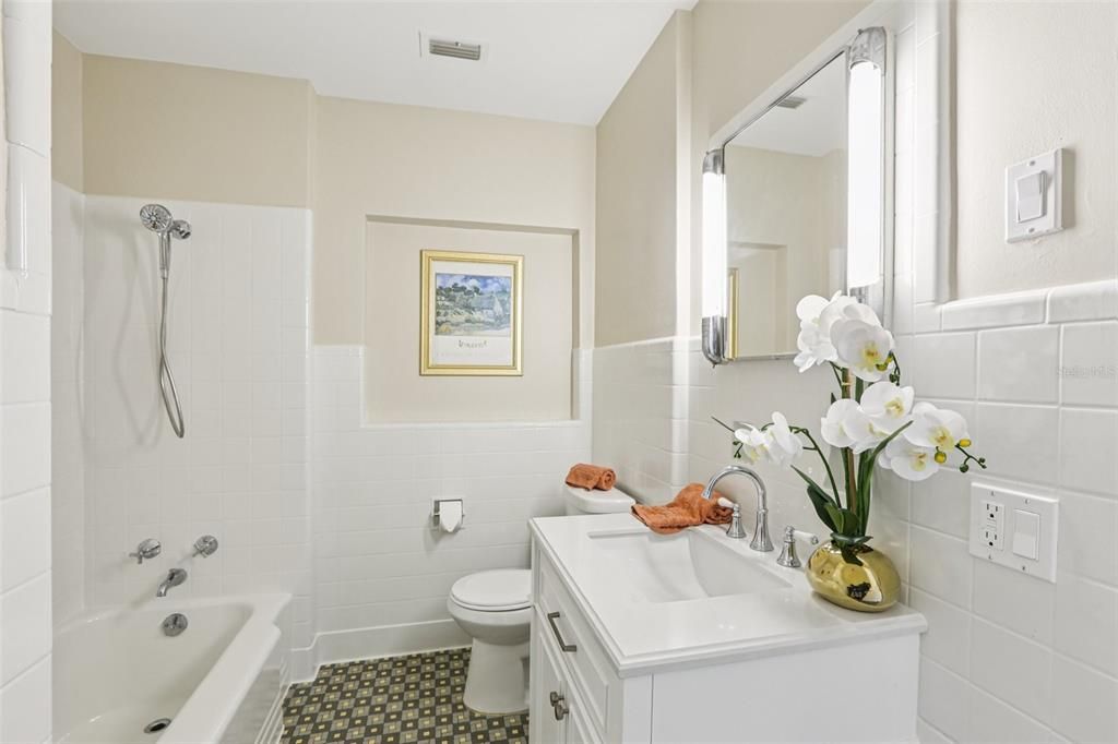 Active With Contract: $1,995,000 (4 beds, 4 baths, 4141 Square Feet)