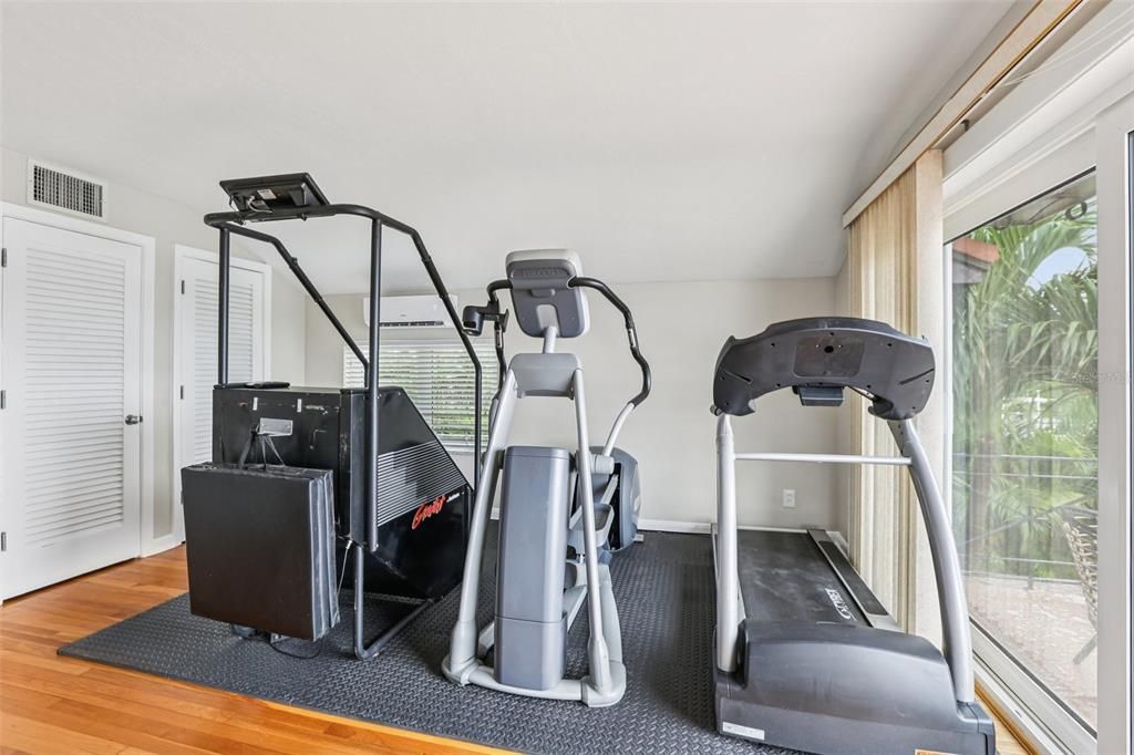 Active With Contract: $1,995,000 (4 beds, 4 baths, 4141 Square Feet)