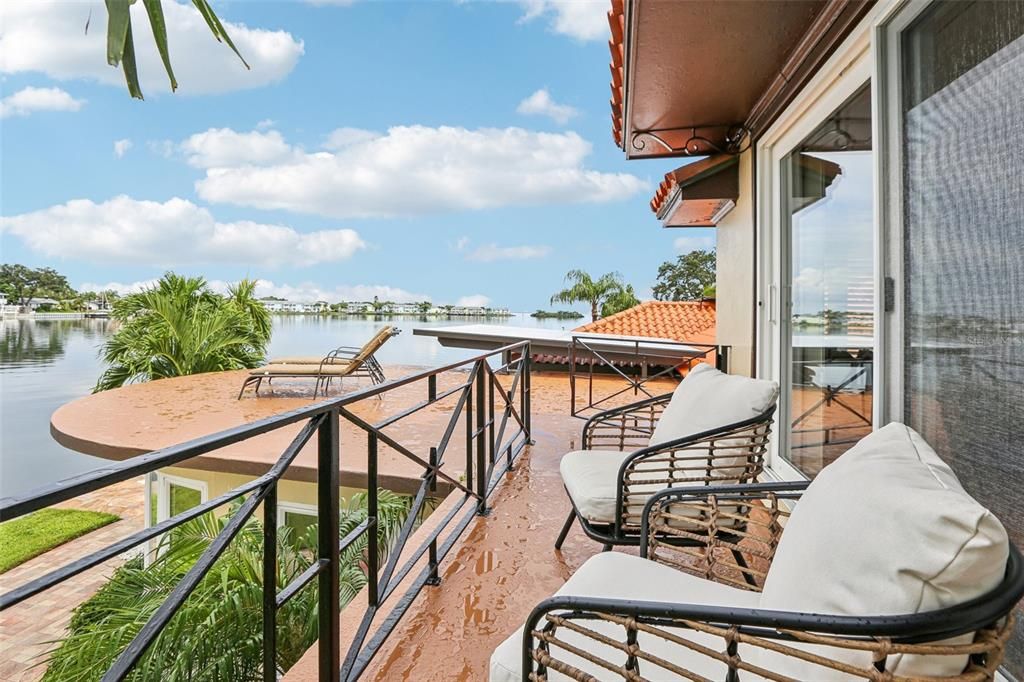 Active With Contract: $1,995,000 (4 beds, 4 baths, 4141 Square Feet)