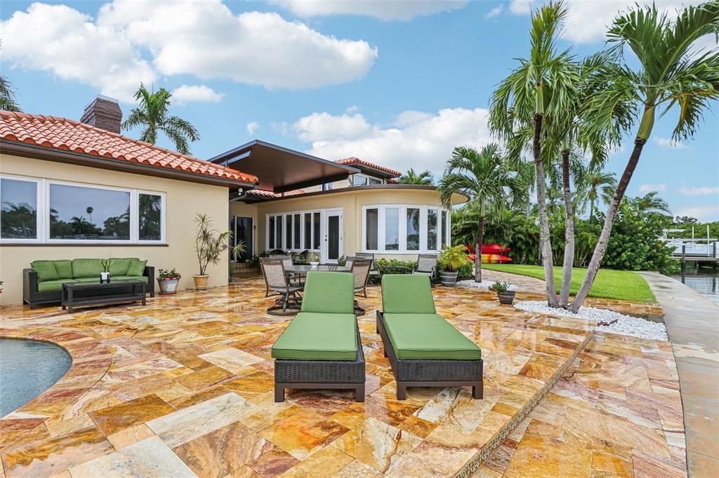Active With Contract: $1,995,000 (4 beds, 4 baths, 4141 Square Feet)