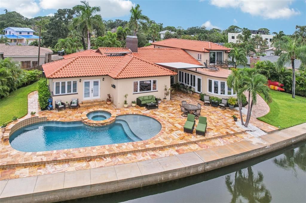 Active With Contract: $1,995,000 (4 beds, 4 baths, 4141 Square Feet)