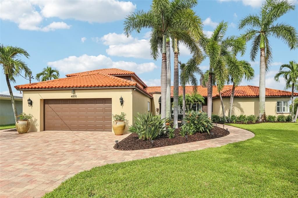 Active With Contract: $1,995,000 (4 beds, 4 baths, 4141 Square Feet)