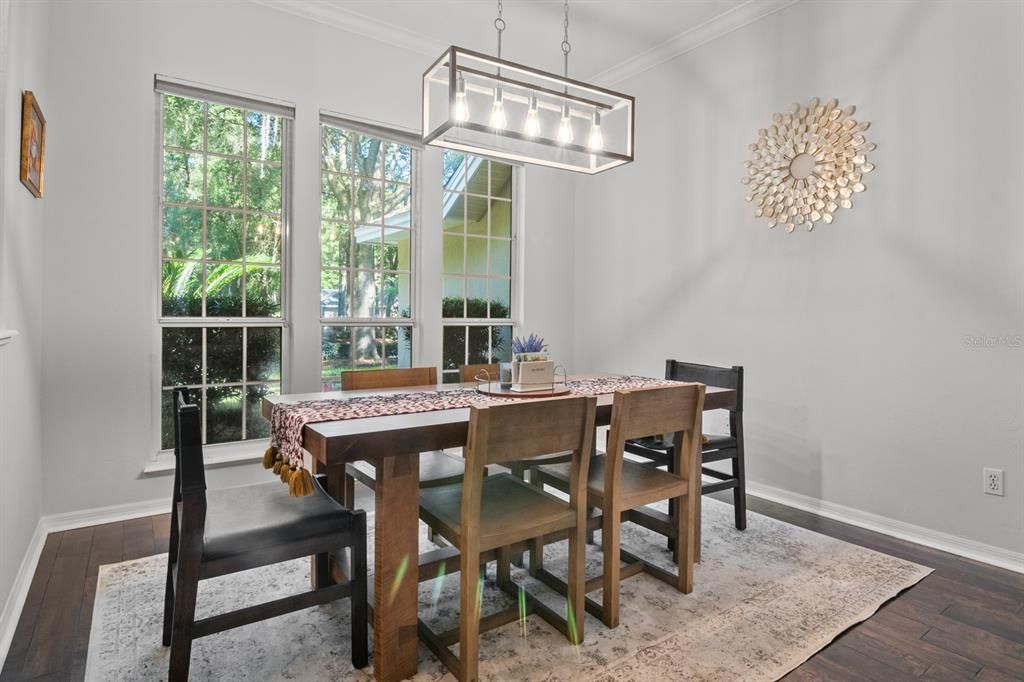 合同活跃: $775,000 (4 贝兹, 3 浴室, 3038 平方英尺)