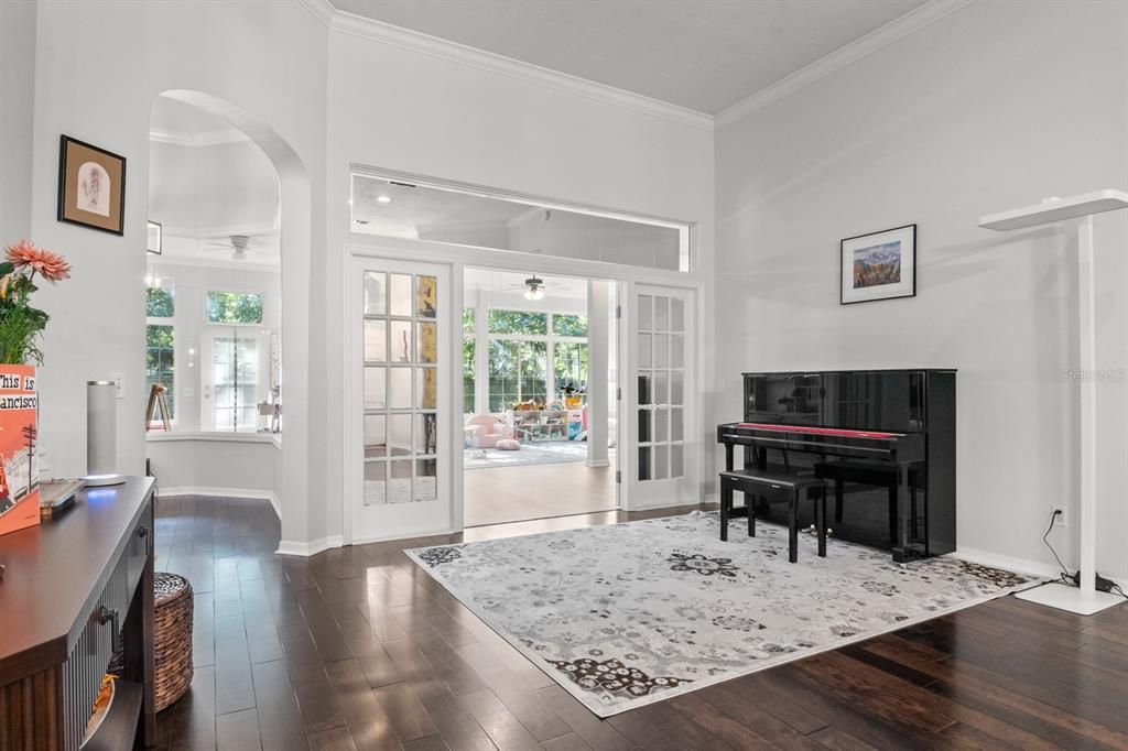 合同活跃: $775,000 (4 贝兹, 3 浴室, 3038 平方英尺)