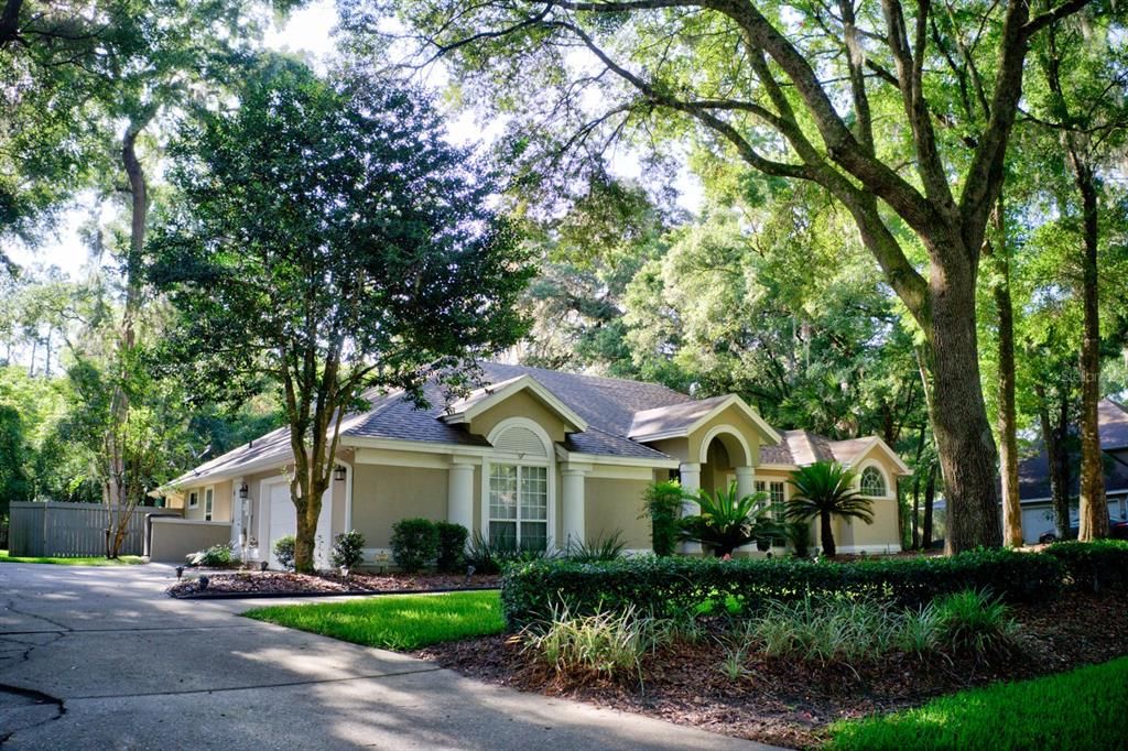 合同活跃: $775,000 (4 贝兹, 3 浴室, 3038 平方英尺)