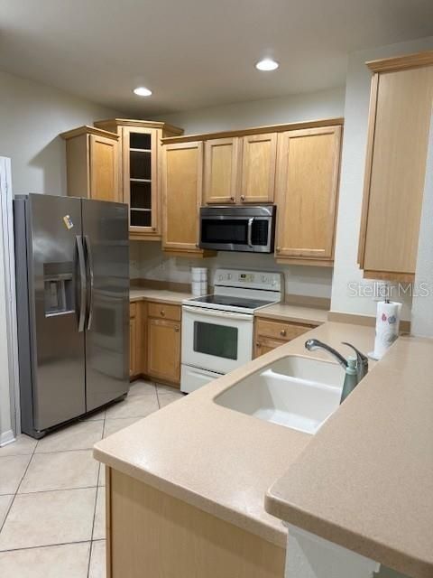 Active With Contract: $2,400 (3 beds, 2 baths, 1279 Square Feet)