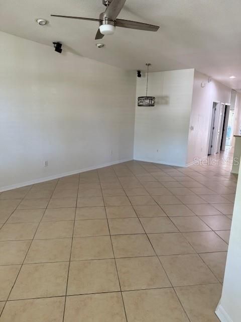 Active With Contract: $2,400 (3 beds, 2 baths, 1279 Square Feet)