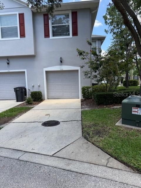 Active With Contract: $2,400 (3 beds, 2 baths, 1279 Square Feet)