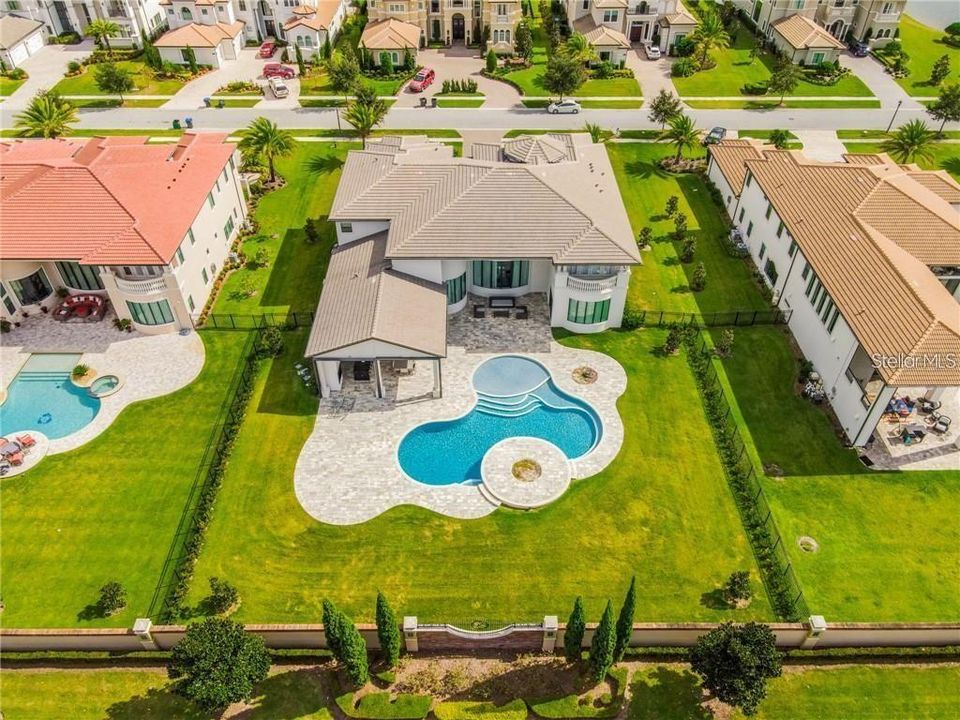 出租: $17,950 (6 贝兹, 6 浴室, 6881 平方英尺)