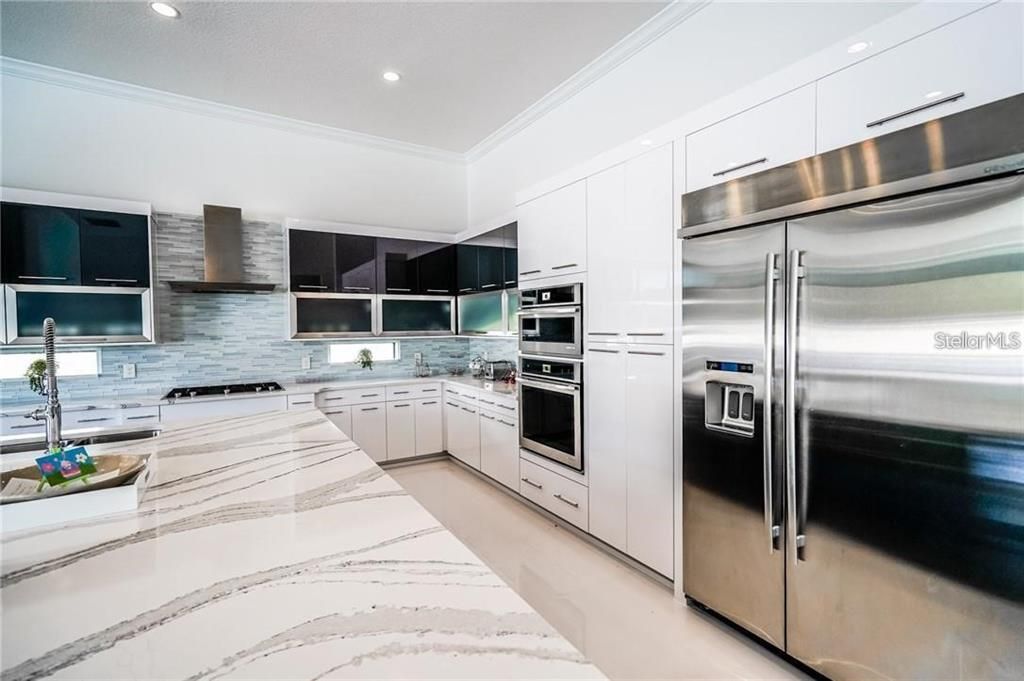 出租: $17,950 (6 贝兹, 6 浴室, 6881 平方英尺)