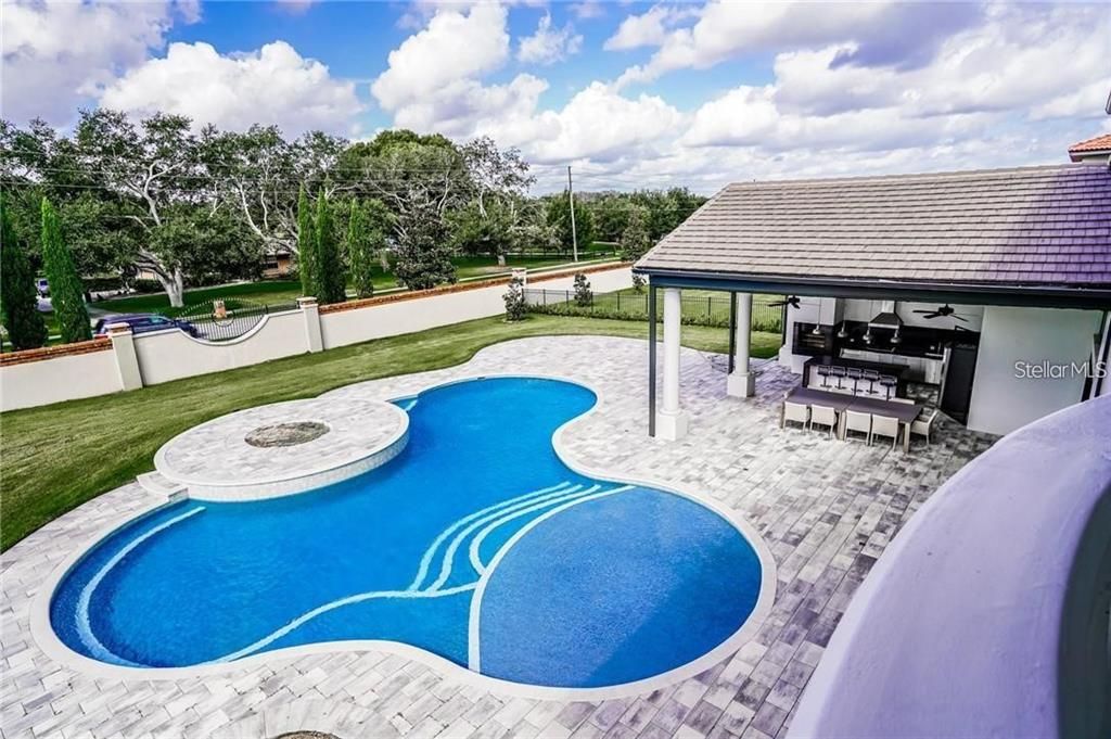 出租: $17,950 (6 贝兹, 6 浴室, 6881 平方英尺)