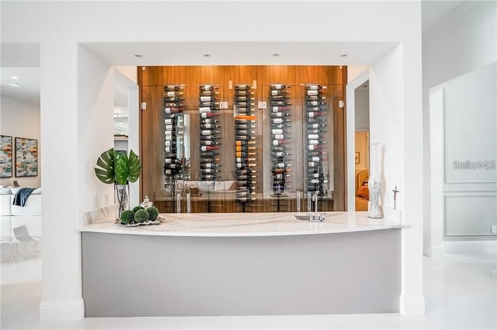 出租: $17,950 (6 贝兹, 6 浴室, 6881 平方英尺)