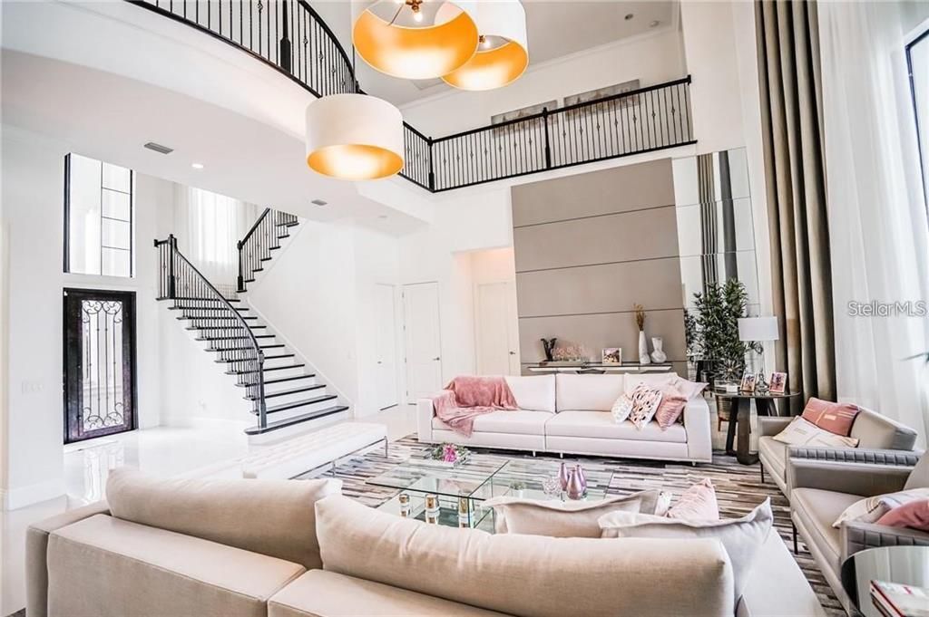 出租: $17,950 (6 贝兹, 6 浴室, 6881 平方英尺)