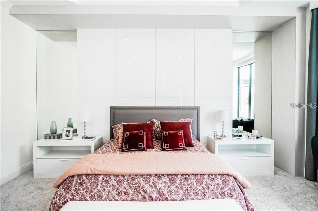 出租: $17,950 (6 贝兹, 6 浴室, 6881 平方英尺)