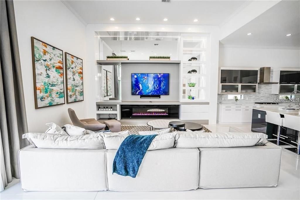 出租: $17,950 (6 贝兹, 6 浴室, 6881 平方英尺)