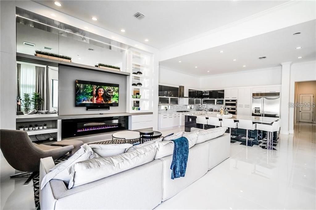 出租: $17,950 (6 贝兹, 6 浴室, 6881 平方英尺)