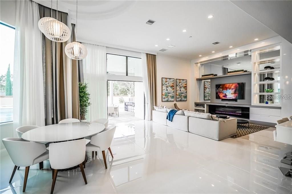 出租: $17,950 (6 贝兹, 6 浴室, 6881 平方英尺)