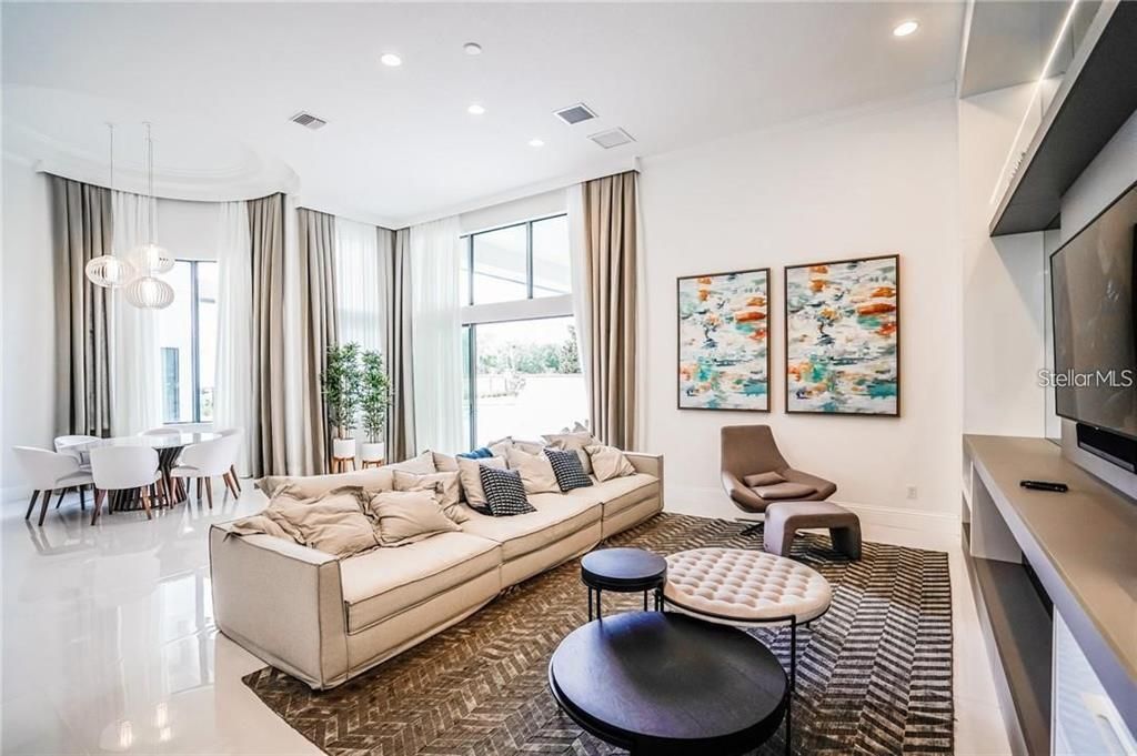 出租: $17,950 (6 贝兹, 6 浴室, 6881 平方英尺)