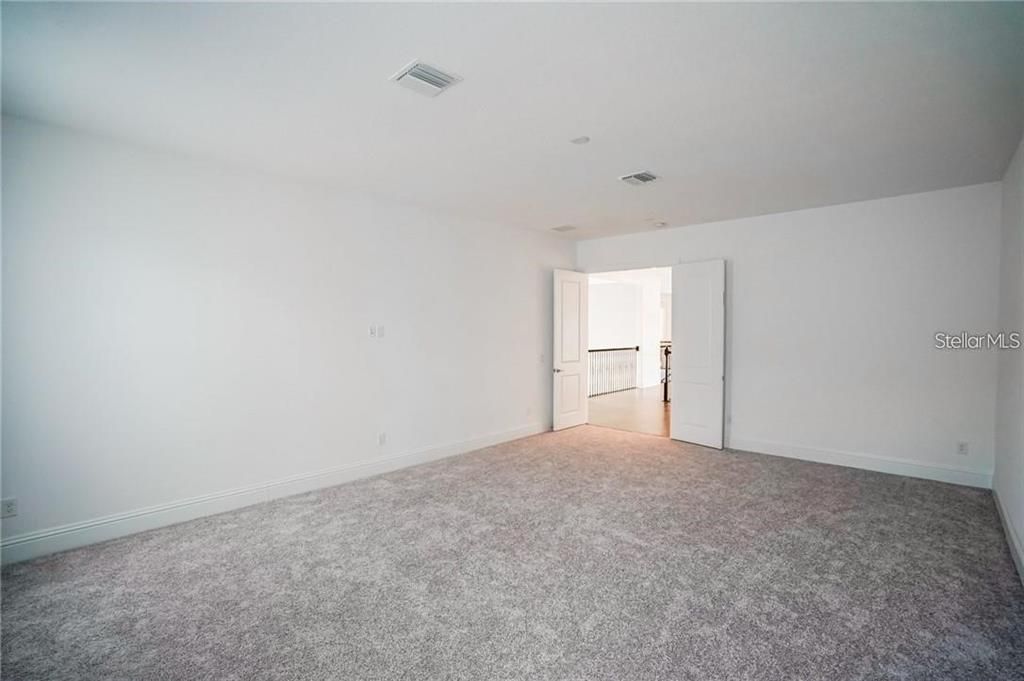 出租: $17,950 (6 贝兹, 6 浴室, 6881 平方英尺)