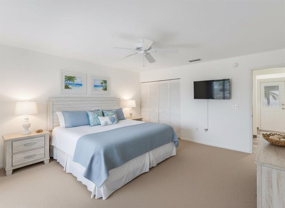 На продажу: $1,775,000 (2 спален, 2 ванн, 1710 Квадратных фут)