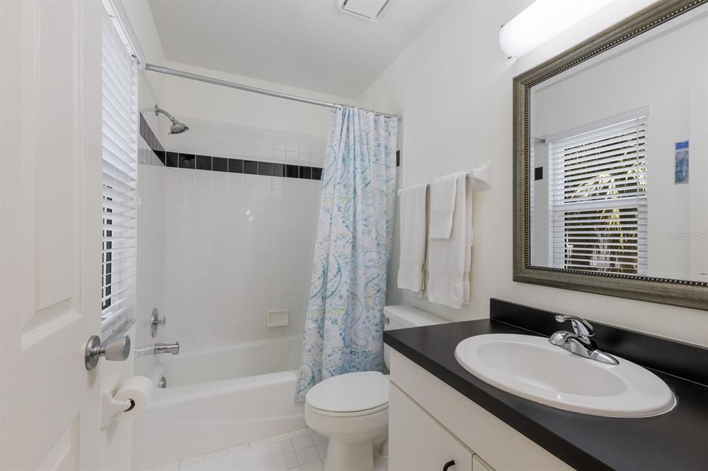 На продажу: $1,775,000 (2 спален, 2 ванн, 1710 Квадратных фут)