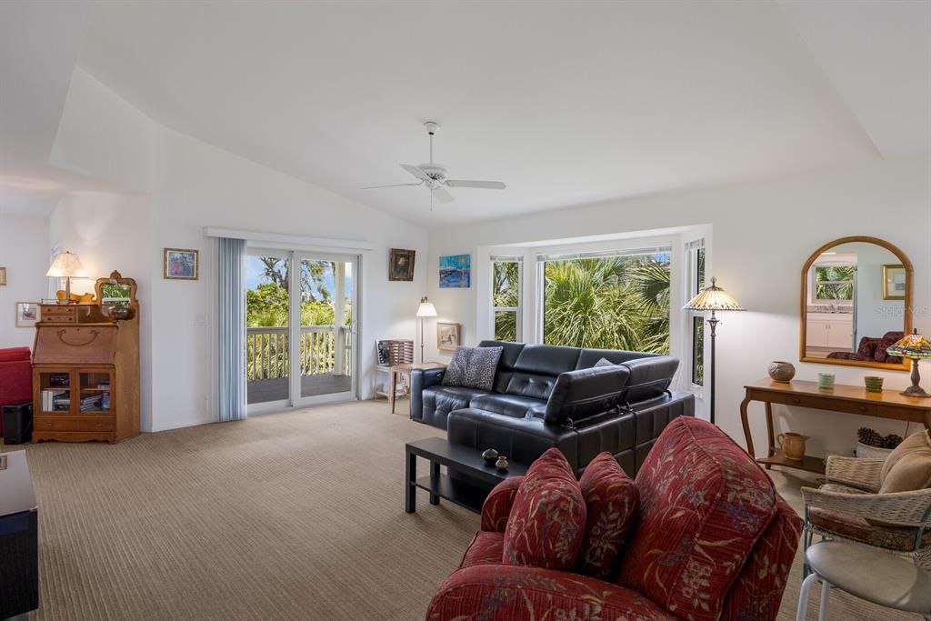 На продажу: $1,775,000 (2 спален, 2 ванн, 1710 Квадратных фут)