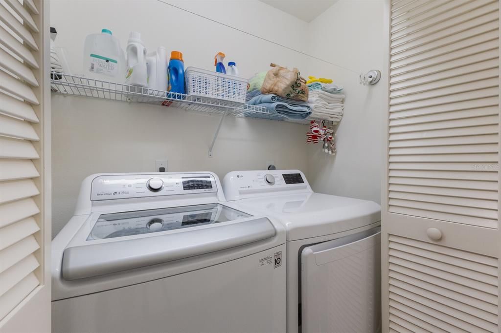 На продажу: $1,775,000 (2 спален, 2 ванн, 1710 Квадратных фут)