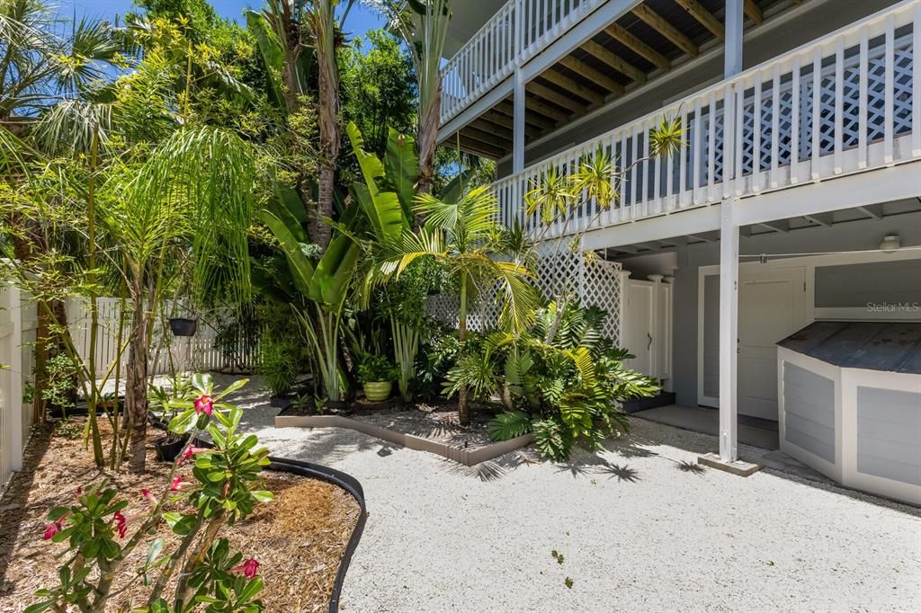 На продажу: $1,775,000 (2 спален, 2 ванн, 1710 Квадратных фут)