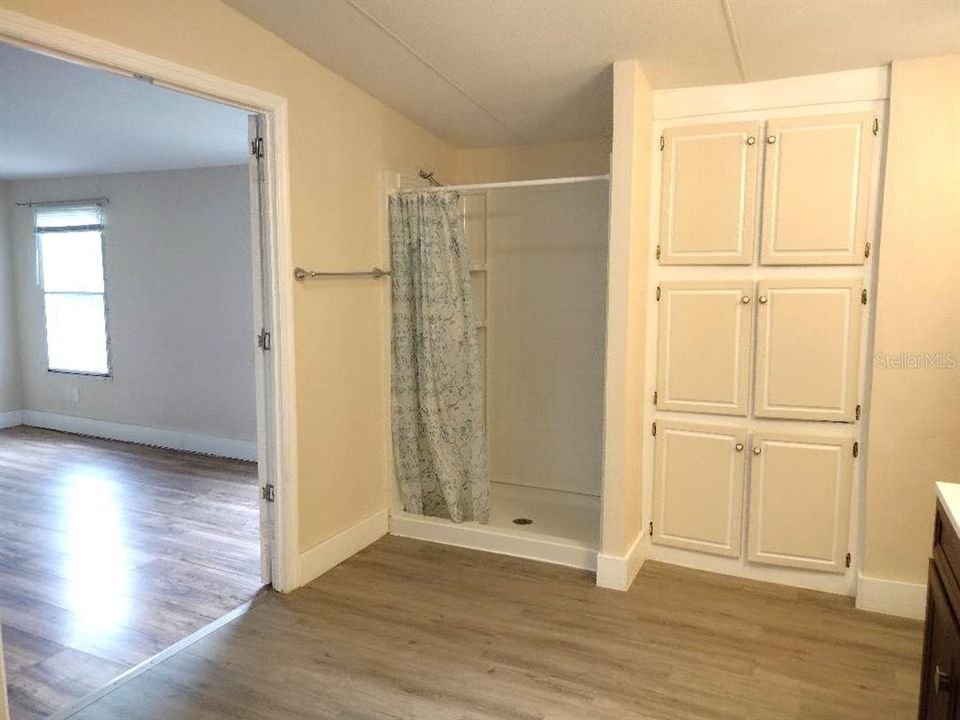 For Sale: $189,900 (2 beds, 2 baths, 1216 Square Feet)