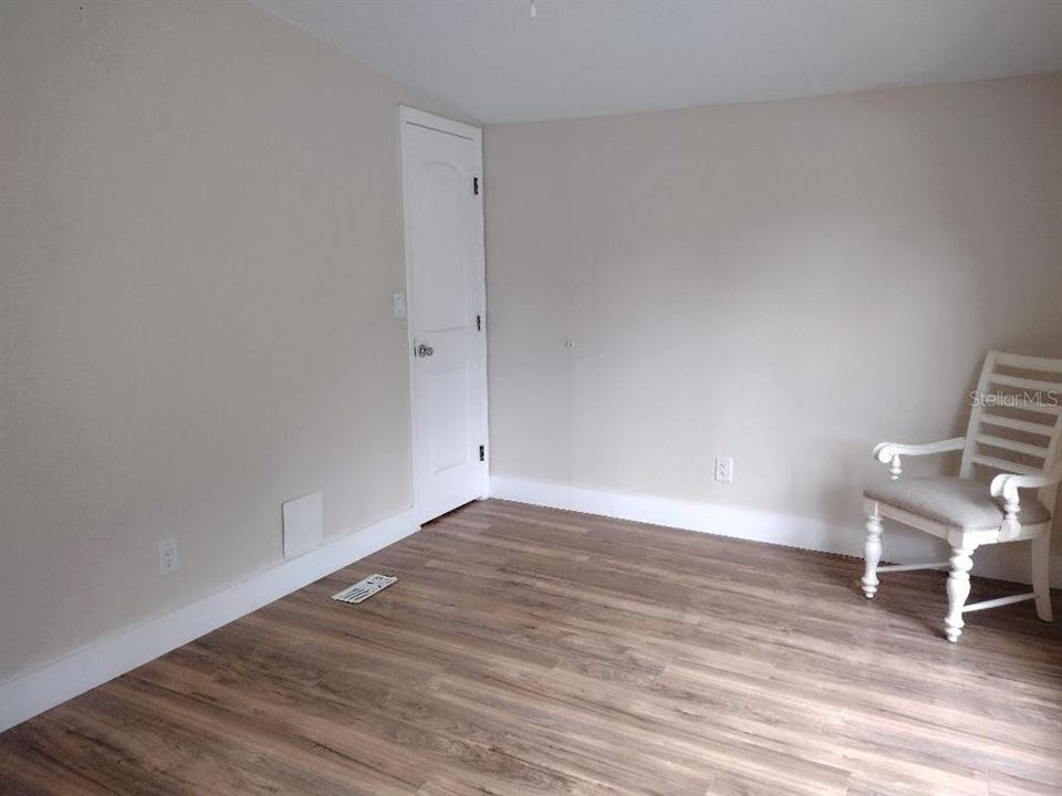 For Sale: $189,900 (2 beds, 2 baths, 1216 Square Feet)