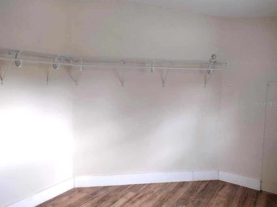 For Sale: $189,900 (2 beds, 2 baths, 1216 Square Feet)