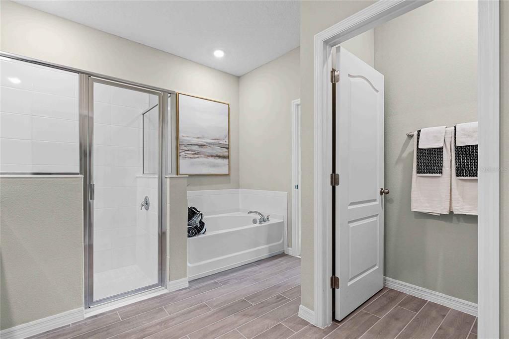 Active With Contract: $524,990 (4 beds, 3 baths, 2787 Square Feet)