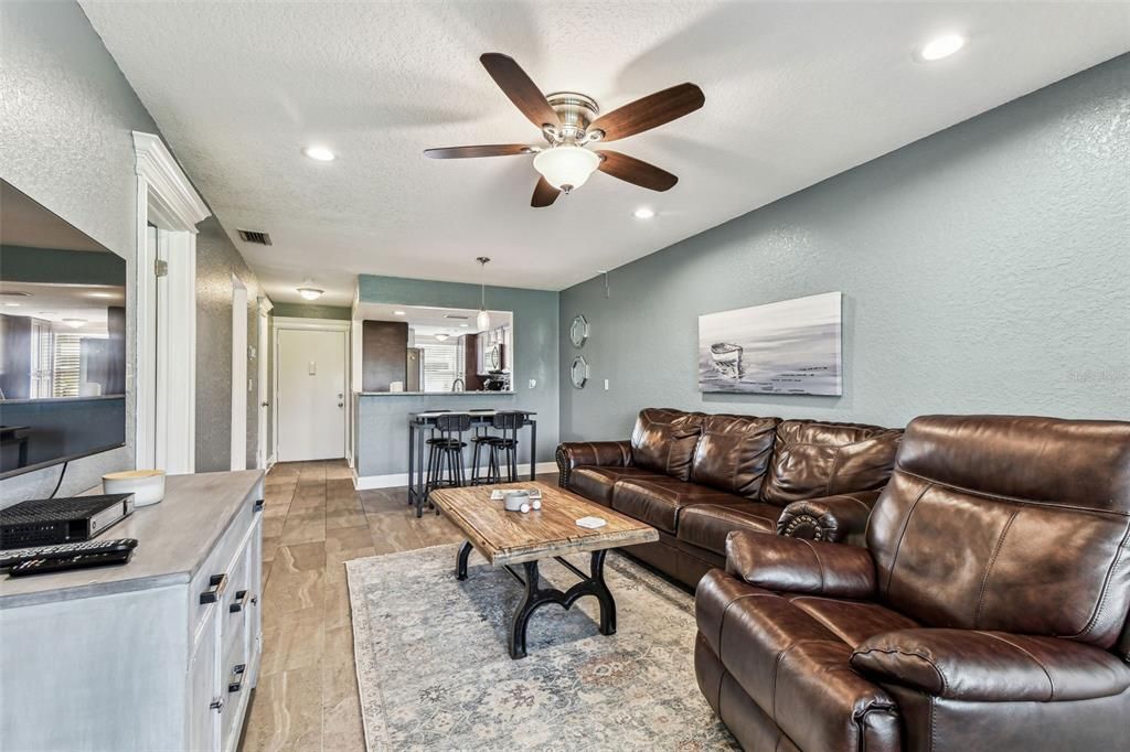 На продажу: $144,900 (2 спален, 1 ванн, 874 Квадратных фут)