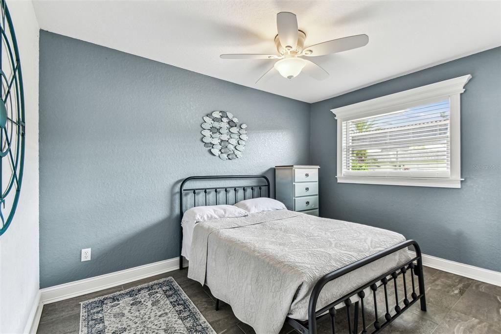 На продажу: $144,900 (2 спален, 1 ванн, 874 Квадратных фут)