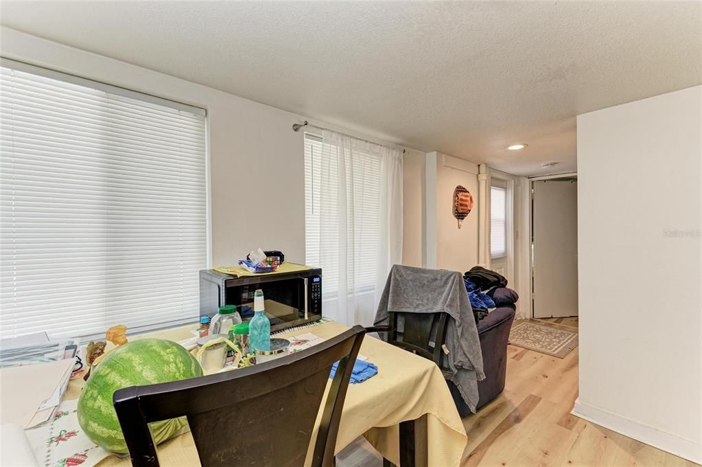 待售: $298,900 (3 贝兹, 0 浴室, 1180 平方英尺)