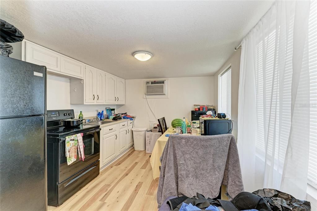 待售: $298,900 (3 贝兹, 0 浴室, 1180 平方英尺)