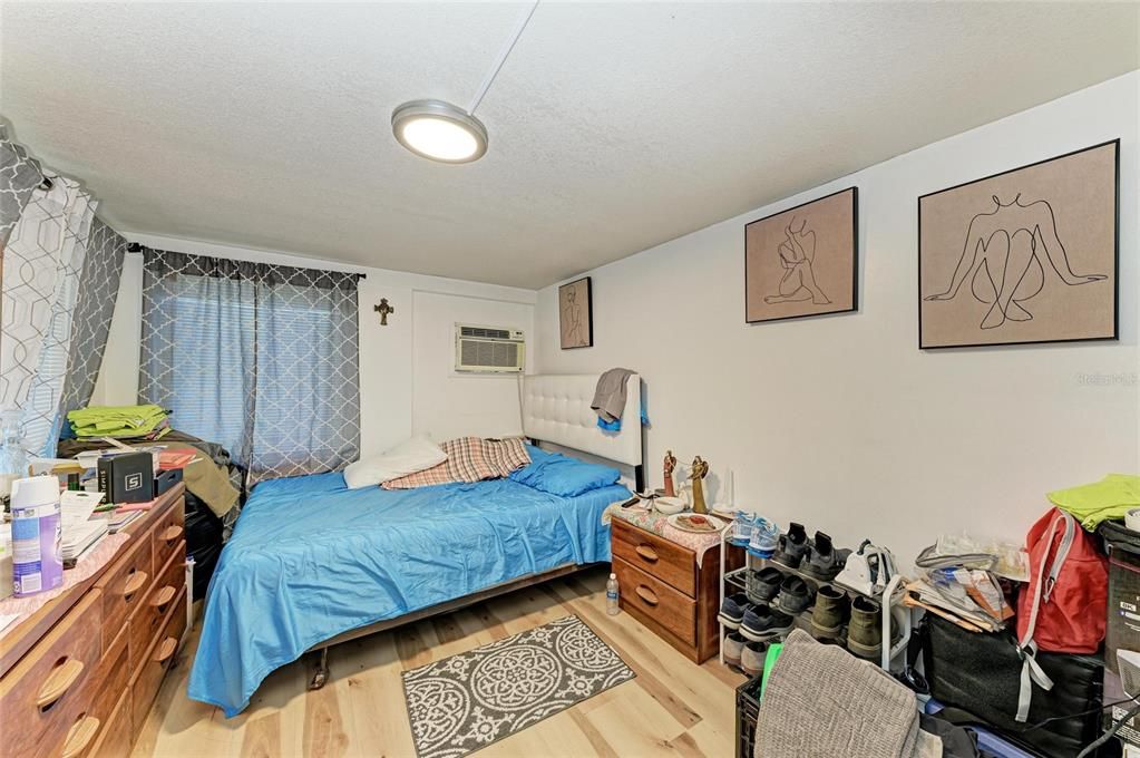 待售: $298,900 (3 贝兹, 0 浴室, 1180 平方英尺)