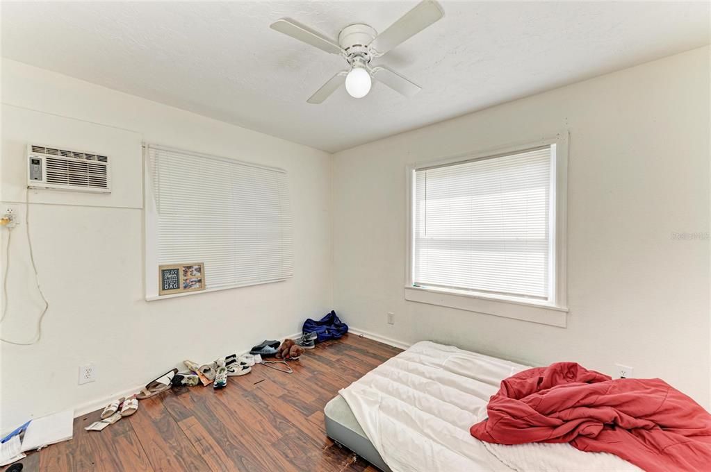 待售: $298,900 (3 贝兹, 0 浴室, 1180 平方英尺)