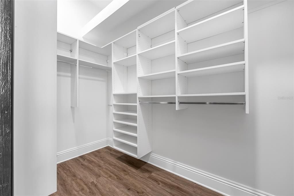 For Sale: $1,825,000 (4 beds, 4 baths, 3685 Square Feet)