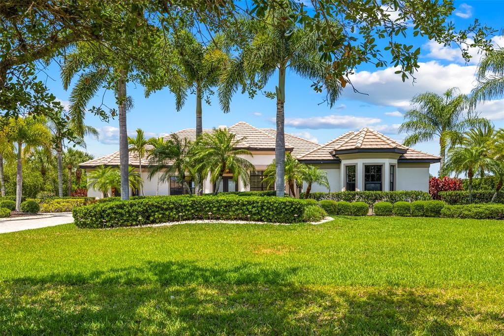 For Sale: $1,825,000 (4 beds, 4 baths, 3685 Square Feet)