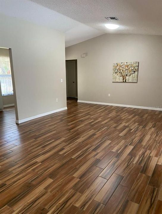 待售: $434,999 (4 贝兹, 3 浴室, 2019 平方英尺)